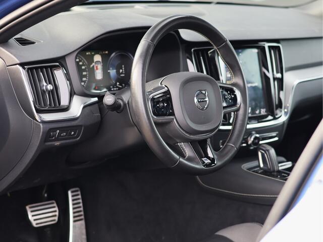 Volvo V60 2.0 T6 Twin Engine AWD R-Design | Pano | HUD | Harman/Kardon | Memory | Carplay | Haak |