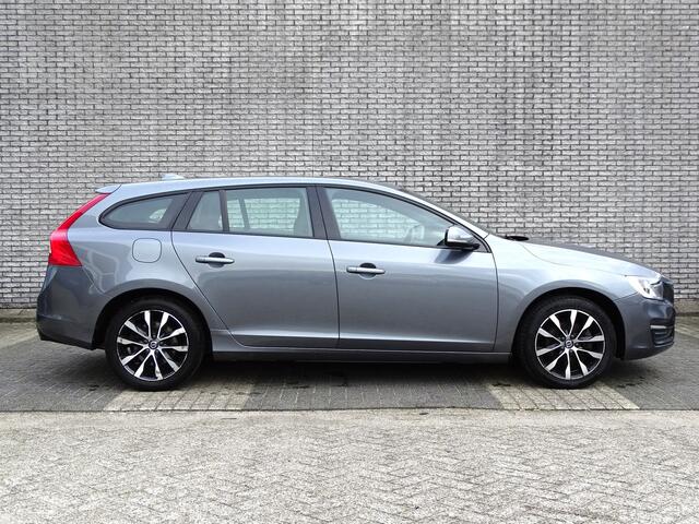 Volvo V60 2.0 T3 Momentum Trekhaak | Leder | Nette auto |