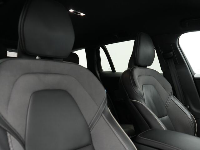 Volvo V60 T6 Recharge AWD R-Design Plug In Hybrid 340pk Dealer O.H. PHEV | Trekhaak Af Fabriek | Adaptive Cruise | Camera | Harman & Kardon | Lederen Sportstoelen Memory & Verwarmd | Apple Carplay | Navigatie | Stuur Verwarmd | Blis | Keyless | DAB |