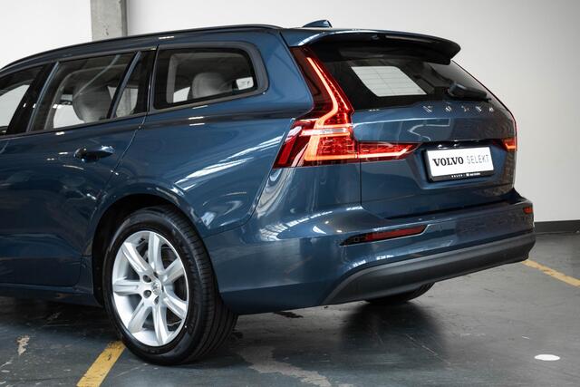 Volvo V60 B3 Automaat Essential Edition | 1ste Eigenaar | Dealeronderhouden | Google infotainment | Parkeersensoren voor + achter | Parkeercamera | achteropkomend verkeer waarschuwing | Apple Carplay/Android auto |