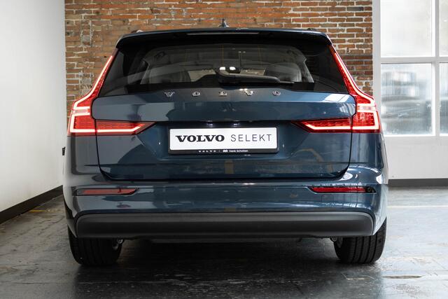 Volvo V60 B3 Automaat Essential Edition | 1ste Eigenaar | Dealeronderhouden | Google infotainment | Parkeersensoren voor + achter | Parkeercamera | achteropkomend verkeer waarschuwing | Apple Carplay/Android auto |
