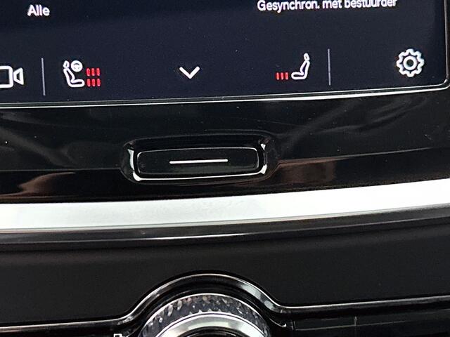 Volvo V60 2.0 T8 AWD Ultra Dark | Trekhaak | Panorama dak | Leder |