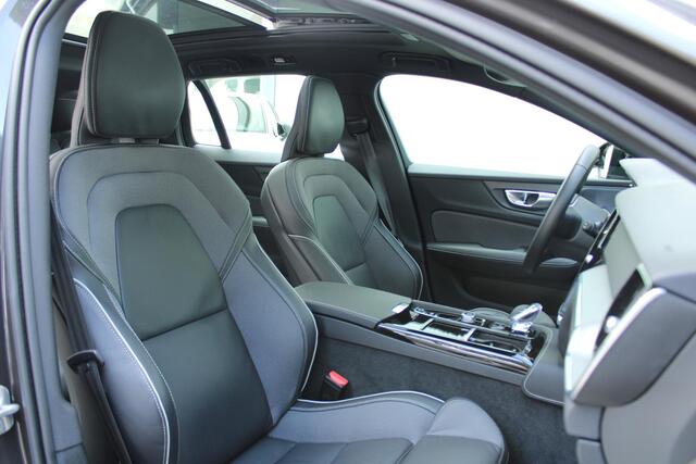 Volvo V60 T6 Automaat Plug-in hybrid AWD Plus Dark | 360° camera | Sunroof | Premium audio by Harman Kardon | Semi- Elektrische Trekhaak | Verwarmbare Voor- en achterstoelen + Stuurwiel | Verwarmbare Voorruit