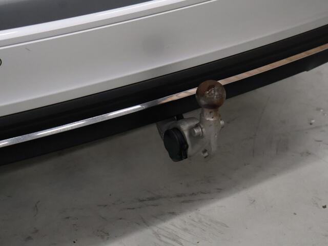 Volvo V60 2.0 B3 Inscription [TREKHAAK INKLAPBAAR, MEMORY SEAT, HARMAN/KARDON, APPLE CARPLAY, ANDROID, STUURVERWARMING, CAMERA, ADAPTIVE CRUISE, STOELVERWARMING, VOL LEDER, PDC V+A, CLIMATE, NIEUWSTAAT]