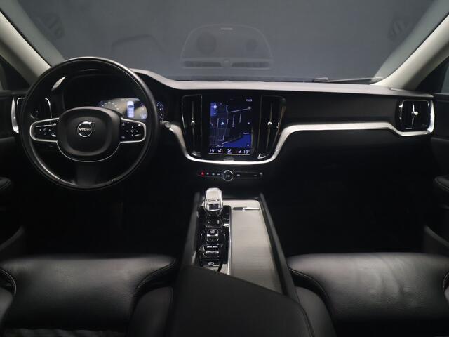 Volvo V60 2.0 B3 Inscription [TREKHAAK INKLAPBAAR, MEMORY SEAT, HARMAN/KARDON, APPLE CARPLAY, ANDROID, STUURVERWARMING, CAMERA, ADAPTIVE CRUISE, STOELVERWARMING, VOL LEDER, PDC V+A, CLIMATE, NIEUWSTAAT]