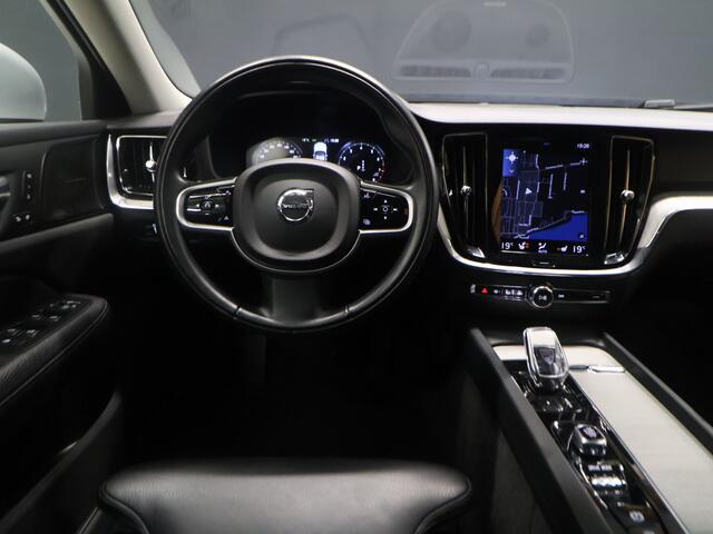 Volvo V60 2.0 B3 Inscription [TREKHAAK INKLAPBAAR, MEMORY SEAT, HARMAN/KARDON, APPLE CARPLAY, ANDROID, STUURVERWARMING, CAMERA, ADAPTIVE CRUISE, STOELVERWARMING, VOL LEDER, PDC V+A, CLIMATE, NIEUWSTAAT]