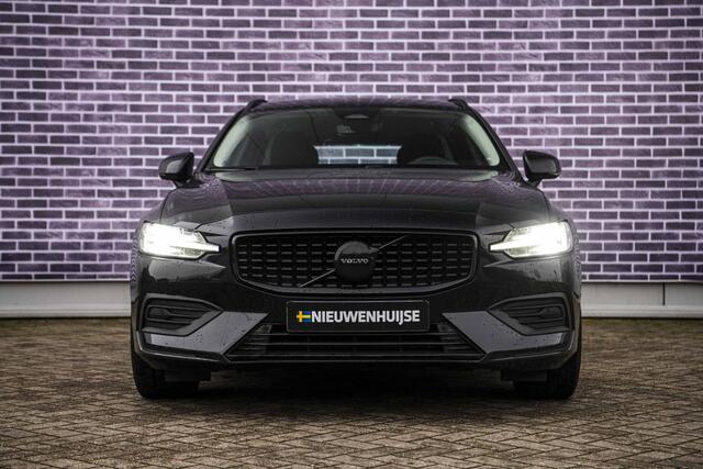 Volvo V60 2.0 B3 Essential Edition | Sport Pack | 19" Black Edition Velgen | Leder | Adaptieve Cruise Control | Stoelverwarming | Park Assist |