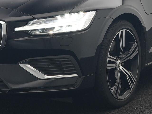 Volvo V60 2.0 T8 Recharge AWD Inscription 392pk Dealer O.H PHEV | Trekhaak Af Fabriek | Panodak | Head Up | Adaptive Cruise | 360 Camera | Bowers & Wilkins | Lederen Sporstoelen Memory & Ventilatie | Apple Carplay | Verwarmde Stoelen & Stuur | 19"L.M
