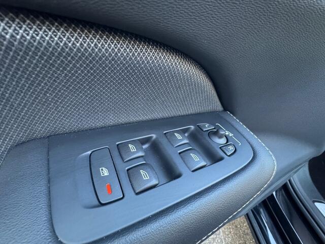 Volvo V60 2.0 B4 145kW R-Design 8-aut. Mild-Hybrid