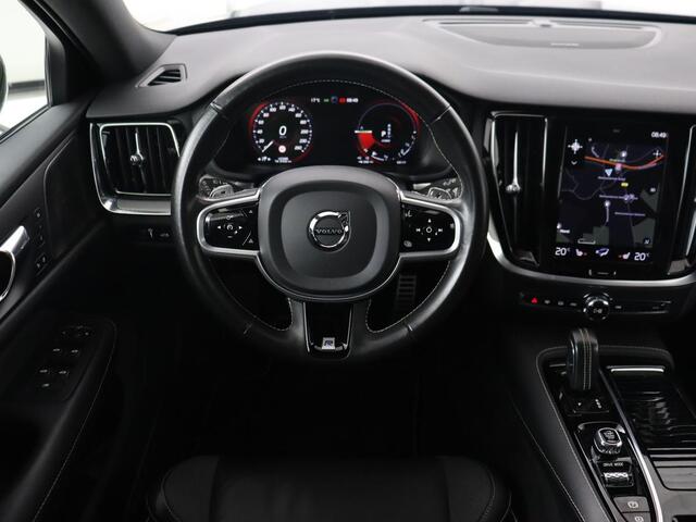 Volvo V60 2.0 T8 Recharge AWD R Design | Panoramadak | Trekhaak | Adaptive cruise | Stoelverwarming | Harman/Kardon | Camera | Carplay | Half leder | Navigatie | Full LED | PHEV | Plug In