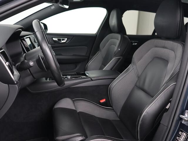 Volvo V60 2.0 T8 Recharge AWD R Design | Panoramadak | Trekhaak | Adaptive cruise | Stoelverwarming | Harman/Kardon | Camera | Carplay | Half leder | Navigatie | Full LED | PHEV | Plug In