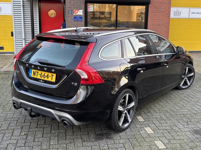 Volvo V60 2.0 T3 R-Design Xenon Cruise Climate Navi 18''