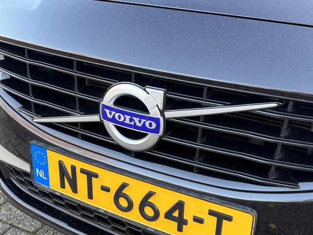 Volvo V60 2.0 T3 R-Design Xenon Cruise Climate Navi 18''