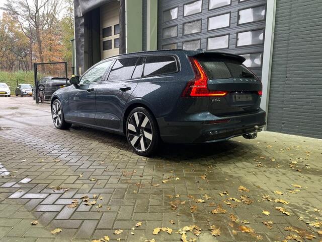 Volvo V60 T6 Plug-in hybrid Ultra Dark | Bowers&Wilkins | 360° Camera | Massage | Trekhaak | Head-Up | Panoramadak