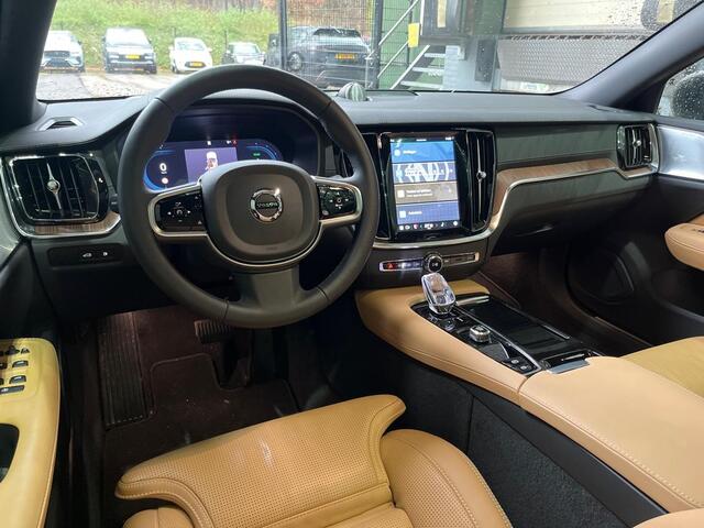 Volvo V60 T6 Plug-in hybrid Ultra Dark | Bowers&Wilkins | 360° Camera | Massage | Trekhaak | Head-Up | Panoramadak