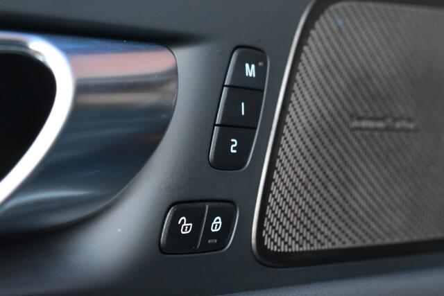 Volvo V60 T6 350PK Plug-in hybrid AWD Plus Dark | Trekhaak | 360 Camera | Harman/Kardon |