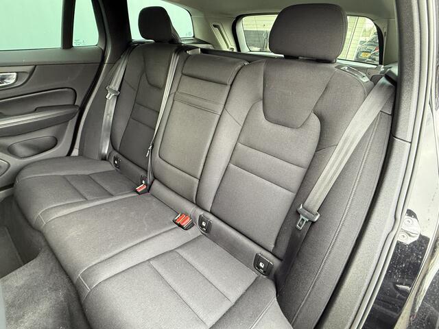 Volvo V60 BWJ 2021 2.0 B4 200 PK Momentum Advantage AUTOMAAT | CRUISE | CLIMA | PDC | CARPLAY