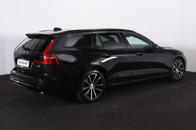Volvo V60 T6 Recharge AWD Plus Dark - IntelliSafe Assist & Surround - 360º Camera - Harman/Kardon audio - Adaptieve LED koplampen - Verwarmde voorstoelen, stuur & achterbank - Parkeersensoren voor & achter - Elektr. bedienb. voorstoelen met geheugen - Extra getint 