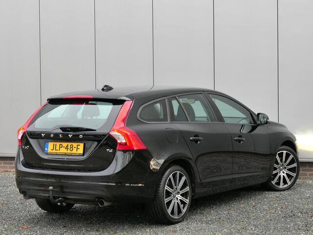 Volvo V60 2.0 T4 Kinetic Xenon / Trekhaak / Navi / Bluetooth
