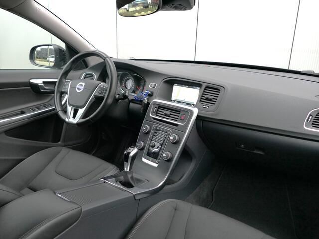 Volvo V60 2.0 T4 Kinetic Xenon / Trekhaak / Navi / Bluetooth