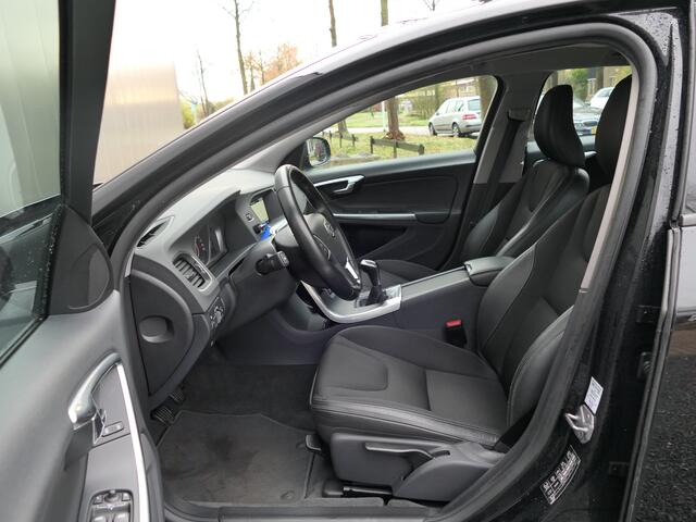 Volvo V60 2.0 T4 Kinetic Xenon / Trekhaak / Navi / Bluetooth