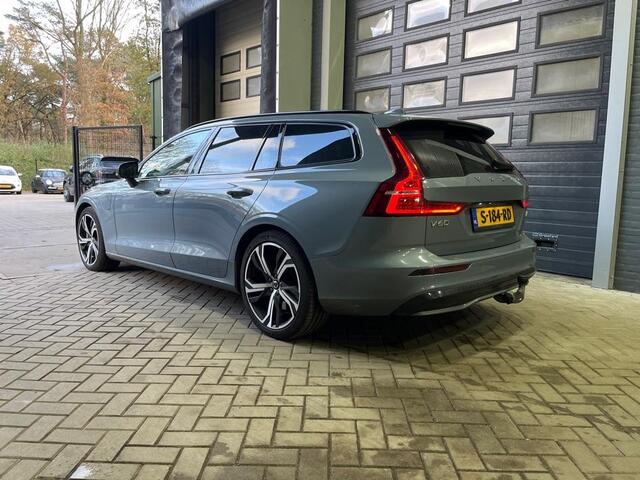 Volvo V60 T6 Plug-in hybrid Plus Dark | Panoramadak | ACC | Stoel+Stuurverwarming | Trekhaak | Camera | Getint Glas | 19 Inch