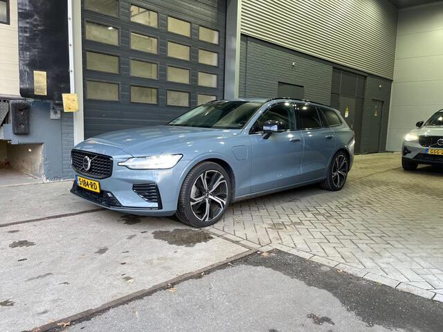 Volvo V60 T6 Plug-in hybrid Plus Dark | Panoramadak | ACC | Stoel+Stuurverwarming | Trekhaak | Camera | Getint Glas | 19 Inch