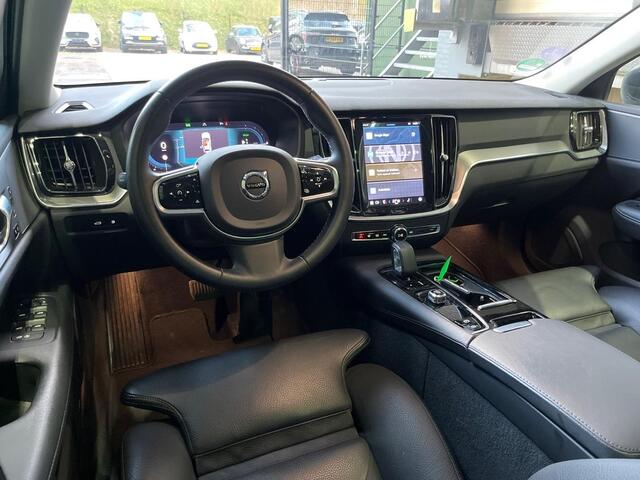 Volvo V60 T6 Plug-in hybrid Plus Dark | Panoramadak | ACC | Stoel+Stuurverwarming | Trekhaak | Camera | Getint Glas | 19 Inch