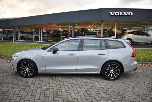 Volvo V60 T6 350PK Plug-in hybrid AWD Plus Dark Trekhaak | H&K | Contour stoelen | 360 Camera | 19"LMV