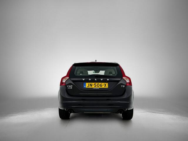 Volvo V60 2.0 T3 Nordic+ | Lederen bekleding | Panorama dak | Stoelverwarm