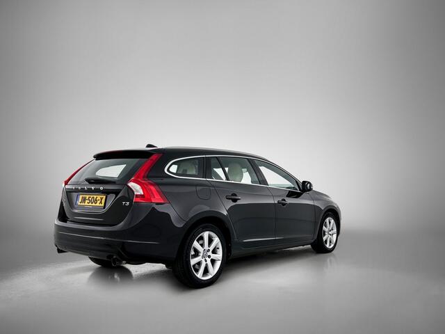 Volvo V60 2.0 T3 Nordic+ | Lederen bekleding | Panorama dak | Stoelverwarm