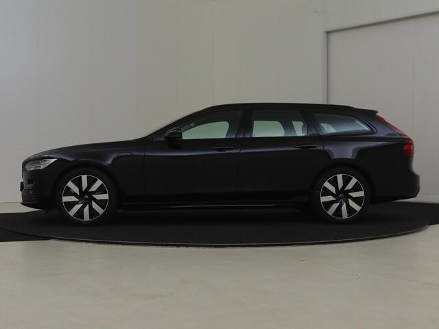 Volvo V90 T6 Plug-in hybrid AWD Ultra Dark | Head-up display | Panoramadak | Harman Kardon premium audio | Semi elektrische wegklapbare trekhaak | 360° parkeercamera | Stoelverwarming | Parkeersensoren voor + achter | Gelamineerde zijruiten | Stuurwielverwarming