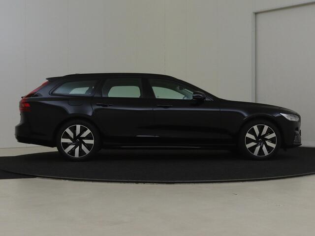 Volvo V90 T6 Plug-in hybrid AWD Ultra Dark | Head-up display | Panoramadak | Harman Kardon premium audio | Semi elektrische wegklapbare trekhaak | 360° parkeercamera | Stoelverwarming | Parkeersensoren voor + achter | Gelamineerde zijruiten | Stuurwielverwarming