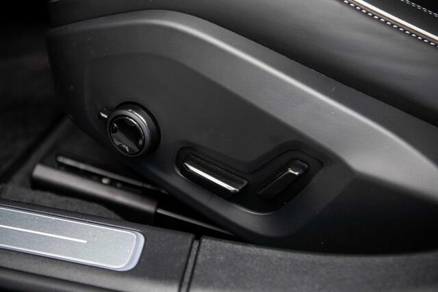 Volvo V90 T8 Plug-in hybrid AWD Ultimate Dark | Demo | Bowers & Wilkins audio | 360 Camera | Luchtvering | 20" velgen | Contourstoelen | Head-up Display