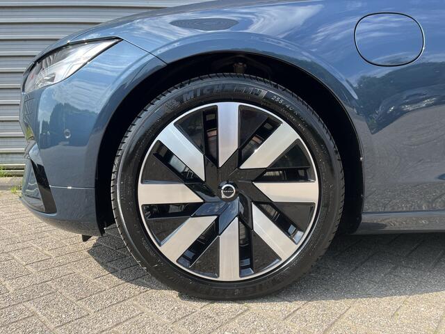 Volvo V90 T6 Plug-in hybrid AWD Ultra Dark / 360 Camera / Head-Up / Schuif/kanteldak / Trekhaak / Blis /