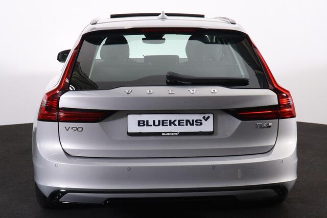 Volvo V90 T6 Recharge AWD Ultra Dark - Panorama/schuifdak - IntelliSafe Assist & Surround - 360º Camera - Adaptieve LED koplampen - Verwarmde voorstoelen, stuur & achterbank - Parkeersensoren voor & achter - Elektr. bedienb. voorstoelen met geheugen - Head up displ