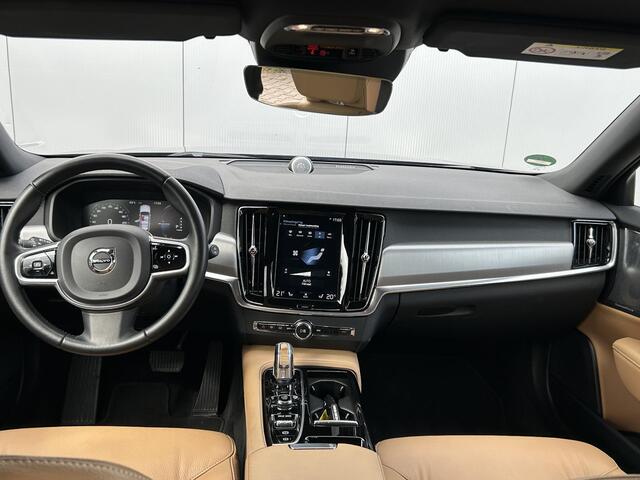 Volvo V90 2.0 T8 AWD Momentum / Navigatie / Climate Control / Cruise Control Adaptief / Achterklep Elektrisch / Trekhaak 2100 KG Trekgewicht /