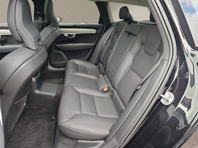 Volvo V90 2.0 T6 Plug-in hybrid AWD Ultra Dark | Trekhaak | Gelaagd glas | Harman/Kardon Audio | Panoramadak |