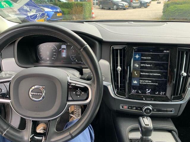 Volvo V90 2.0 T4 Business Luxury+ | Trekhaak | Massage | Panorama Schuifdak | stoel + stuurverwarming | Standkachel | Adaptieve cruise controle | Blis |
