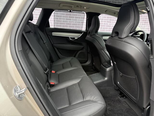 Volvo V90 2.0 T8 Plug-in hybrid AWD Ultra Dark | Nieuw Binnen | Trekhaak | Schuif/kantel dak | Memory | Head up display | Stoelverwarming V+A | Stuurverwarming |