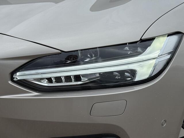 Volvo V90 2.0 T8 Plug-in hybrid AWD Ultra Dark | Nieuw Binnen | Trekhaak | Schuif/kantel dak | Memory | Head up display | Stoelverwarming V+A | Stuurverwarming |