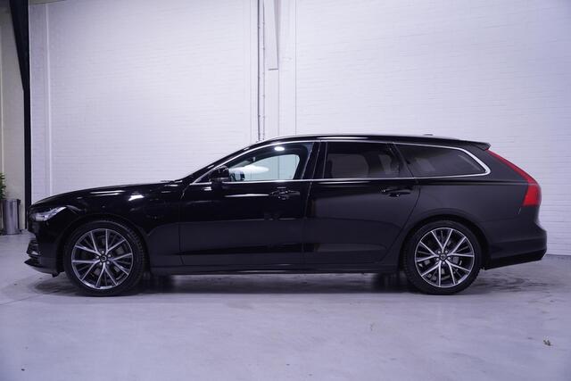 Volvo V90 2.0 T8 AWD Momentum Navi Stuur- en stoelverwarming Led koplampen Adaptive cruise 2100 kg trekgewicht
