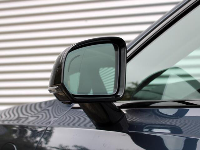 Volvo V90 T6 Plug-in hybrid AWD Ultimate Dark Automaat / Panoramadak / 360 graden camera / Volvo Alarm / Massagefunctie voorstoelen / 20" velgen