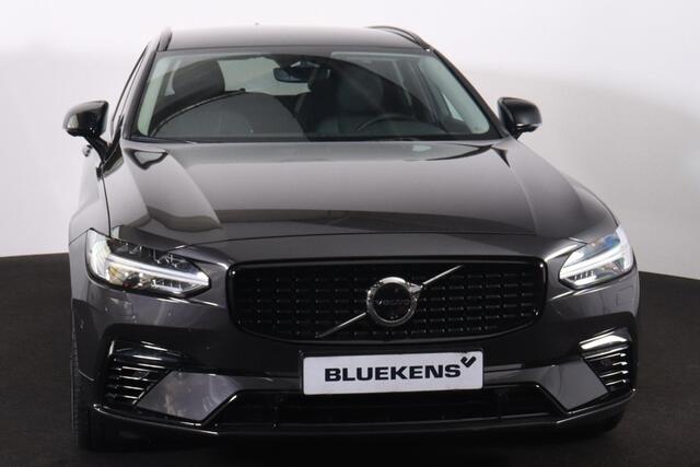 Volvo V90 T6 Recharge AWD Plus Dark - LONG RANGE - IntelliSafe Assist & Surround - 360º Camera - Harman/Kardon audio - Adaptieve LED koplampen - Verwarmde voorstoelen, stuur & achterbank - Parkeersensoren voor & achter - Elektr. bedienb. voorstoelen met geheugen - 