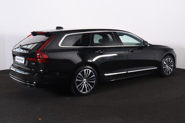 Volvo V90 T6 Recharge AWD Core Bright - IntelliSafe Assist & Surround - 360º Camera - Harman/Kardon audio - Verwarmde voorstoelen, stuur & achterbank - Parkeersensoren voor & achter - Extra getint glas - Elektr. inklapbare trekhaak - 18' LMV