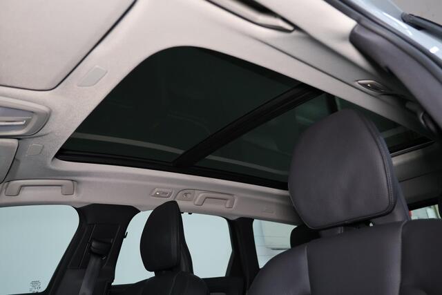 Volvo V90 T8 Recharge AWD Ultra Dark - Panorama/schuifdak - IntelliSafe Assist & Surround - 360º Camera - Harman/Kardon audio - Adaptieve LED koplampen - Verwarmde voorstoelen, stuur & achterbank - Parkeersensoren voor & achter - Elektr. bedienb. voorstoelen met ge