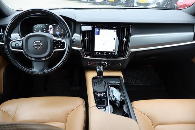 Volvo V90 2.0 T5 Momentum Virtual cockpit, Lederen interieur, Stoel- en stuurverwarming, Adaptieve cruise control, Pilot assist