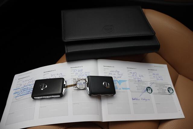 Volvo V90 2.0 T5 Momentum Virtual cockpit, Lederen interieur, Stoel- en stuurverwarming, Adaptieve cruise control, Pilot assist