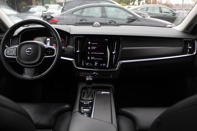 Volvo V90 Cross Country 2.0 D5 Pro / Trekhaak / Panoramadak / Camera / Head-up / Bowers en Wilkens / Luchtvering / 20'' / Keyless / Standverwarming / Stuurverwarming / Dodehoek / Stoelverwarming / ACC