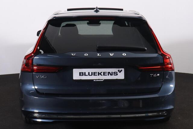 Volvo V90 T6 Recharge AWD Plus Bright - Panorama/schuifdak - IntelliSafe Assist & Surround - 360º Camera - Harman/Kardon audio - Adaptieve LED koplampen - Verwarmde voorstoelen, stuur & achterbank - Parkeersensoren voor & achter - Elektr. bedienb. voorstoelen met g